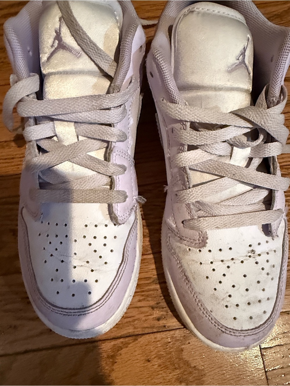 Jordan Girls 5Y White & Lavender Low Top Sneakers Jumpman